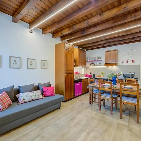 Il Borgo Lavanda And Ulivo Apartment *
